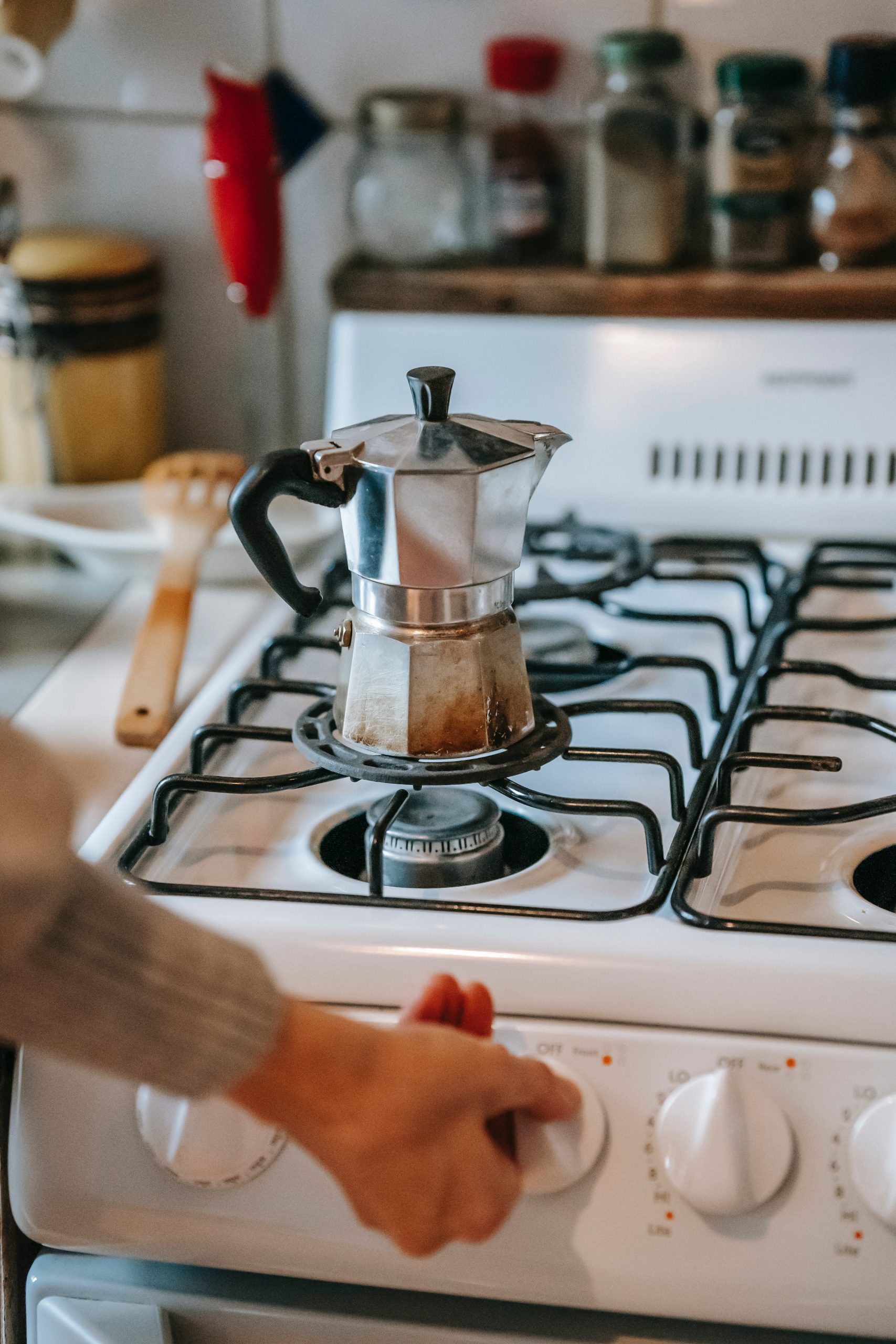 Hay muchas cafeteras italianas en el mercado.        Puede ser difícil elegir.