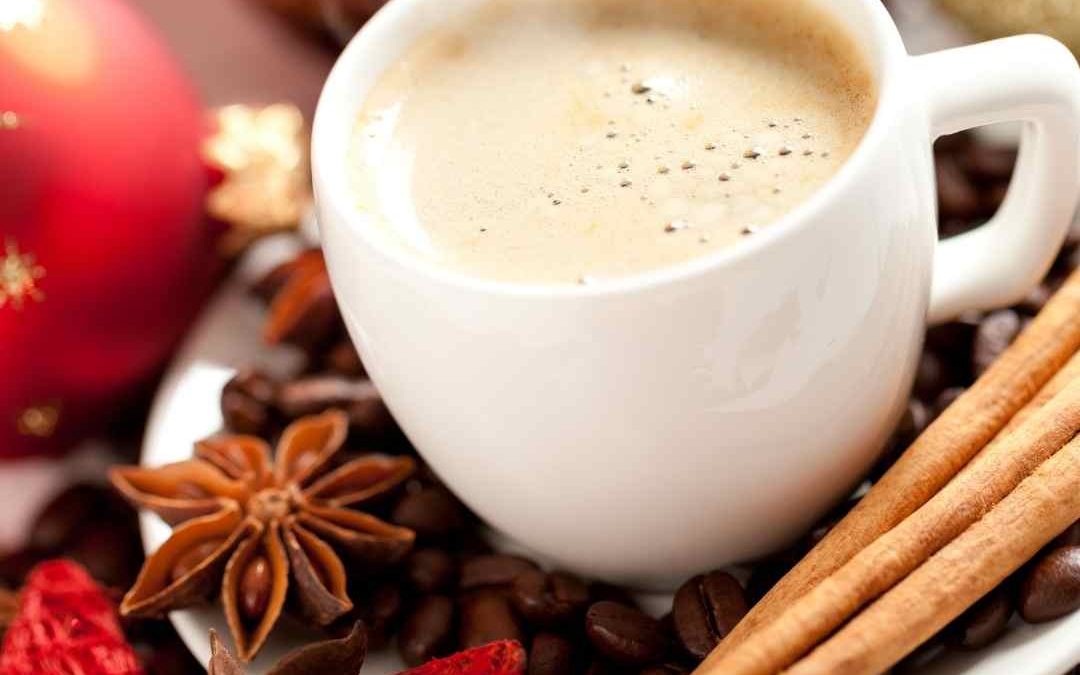 En la mesa de navidad; servimos el café